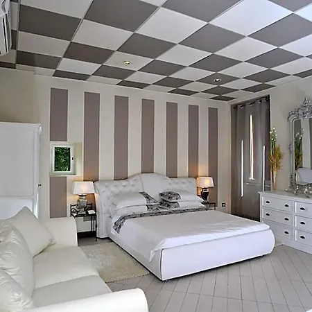 Bed & Breakfast Trattoria Laghee Con 3*