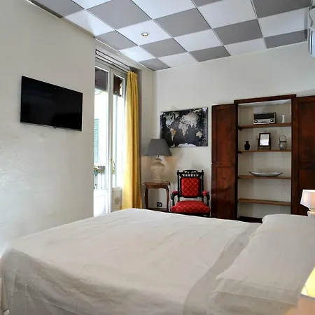 Trattoria Laghee Con فندق مبيت وإفطار تْشيرنوبيو