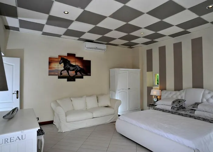 Trattoria Laghee Con 3*