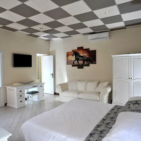 Trattoria Laghee Con Bed & Breakfast Cernobbio